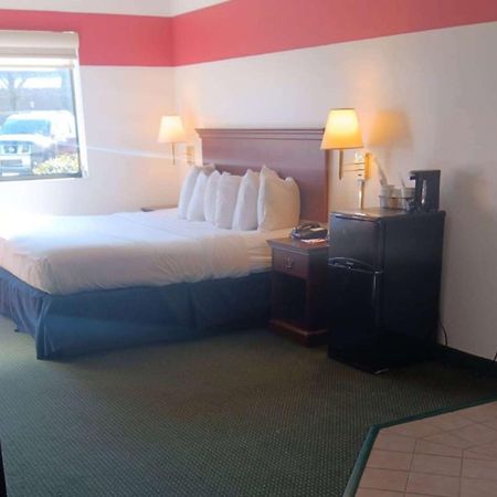 Ramada Limited - Mount Sterling Hotel Buitenkant foto