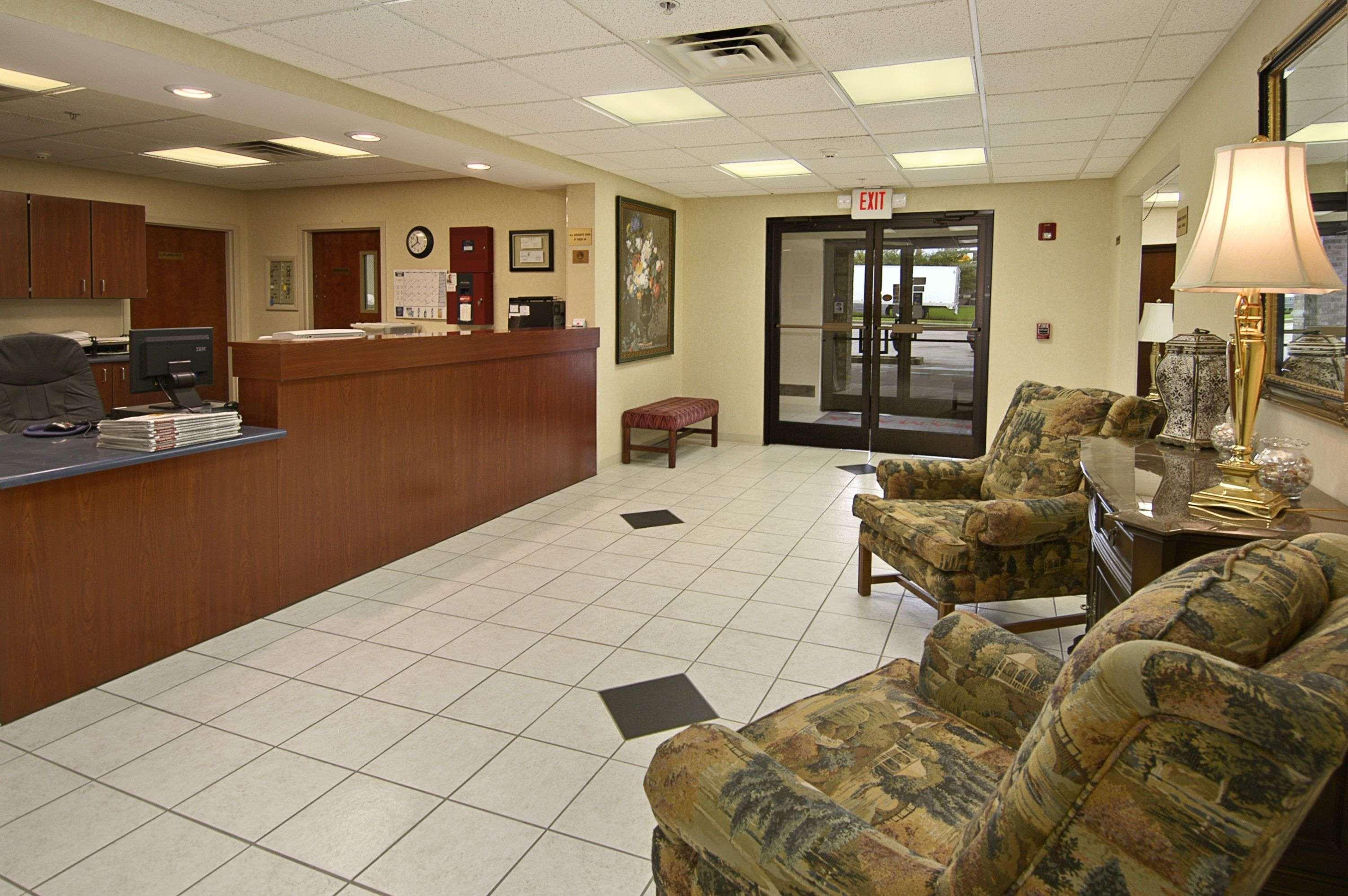 Ramada Limited - Mount Sterling Hotel Buitenkant foto