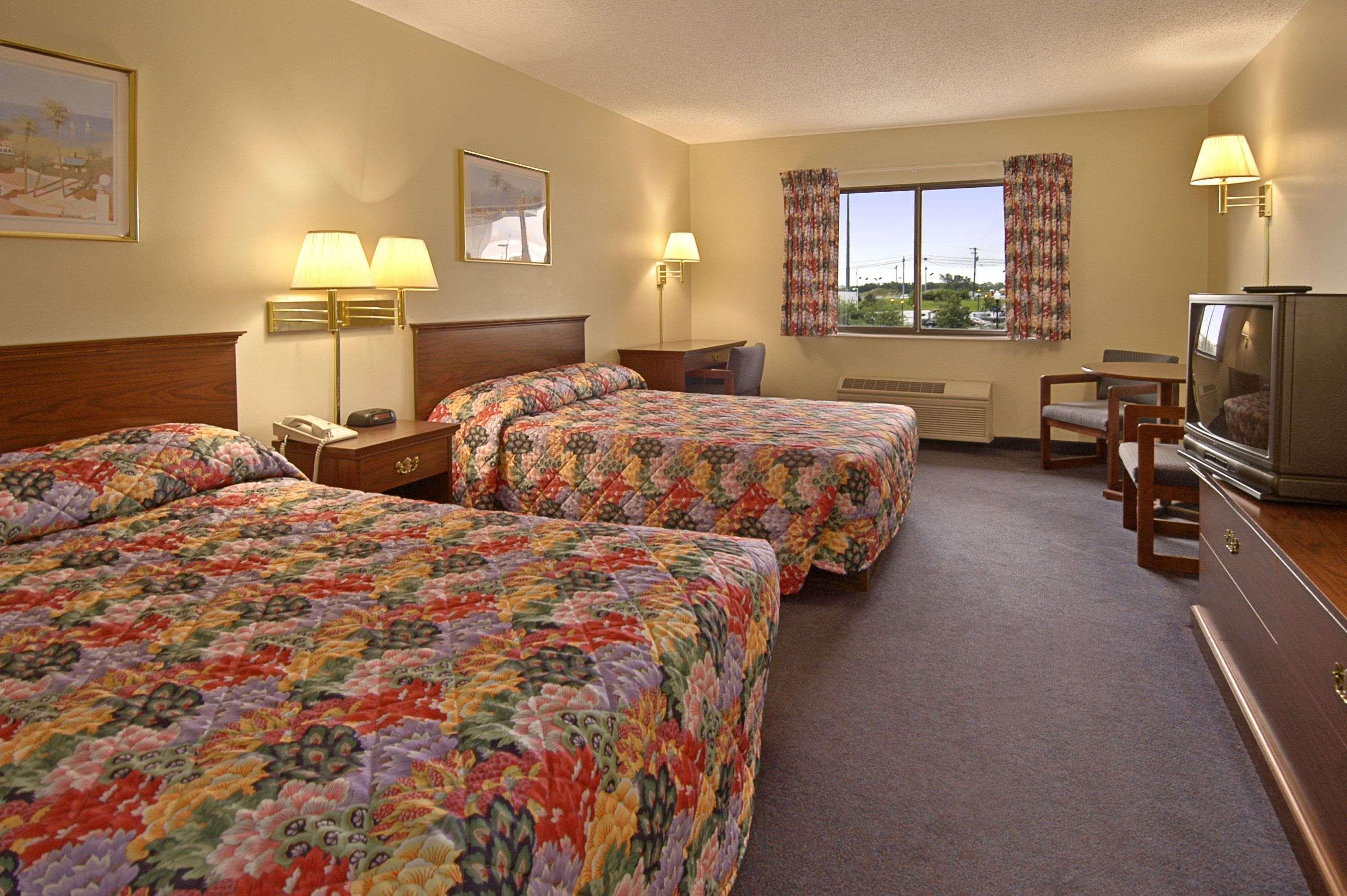 Ramada Limited - Mount Sterling Hotel Buitenkant foto