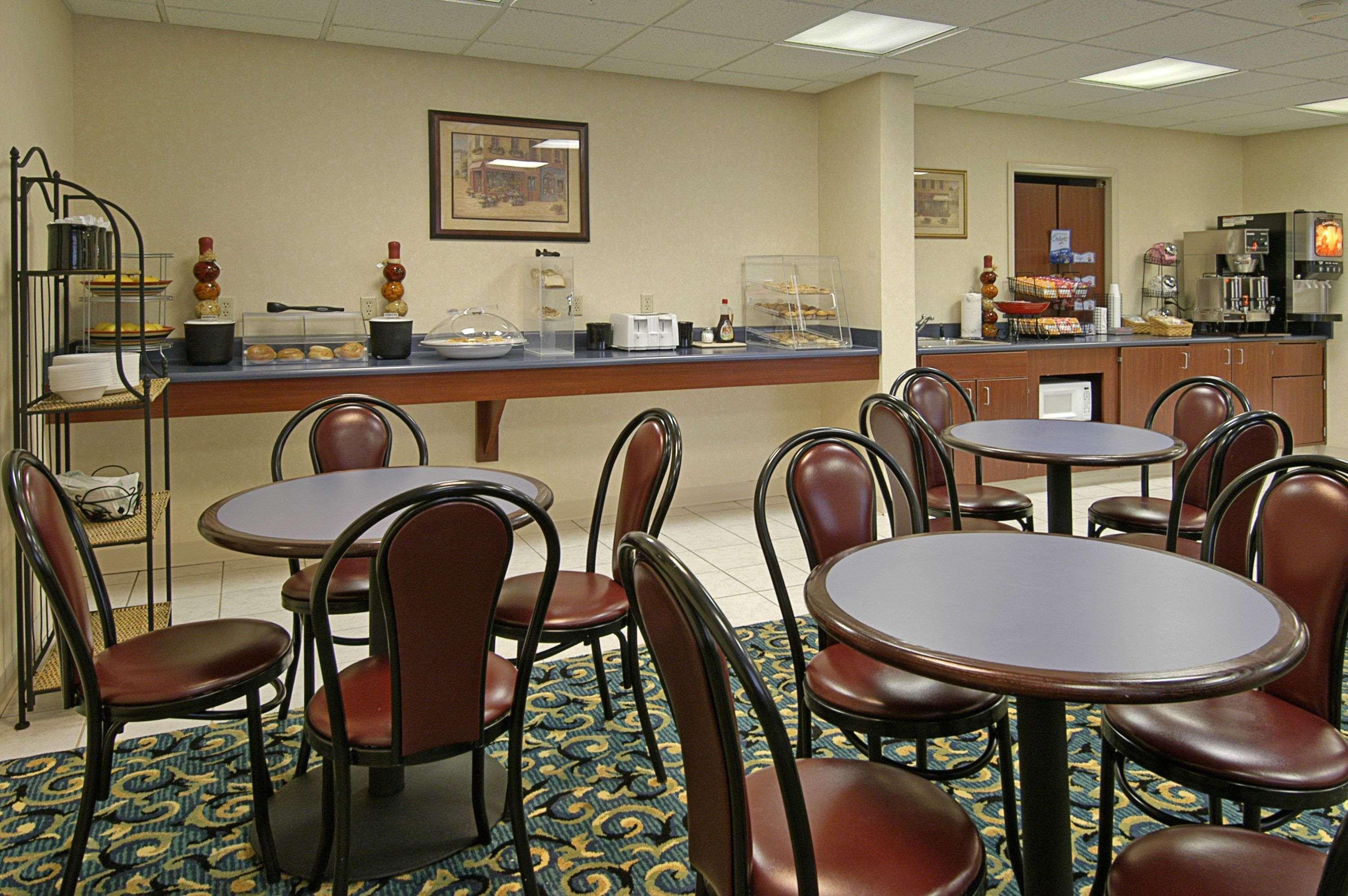 Ramada Limited - Mount Sterling Hotel Buitenkant foto