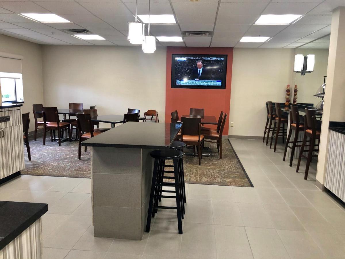 Ramada Limited - Mount Sterling Hotel Buitenkant foto
